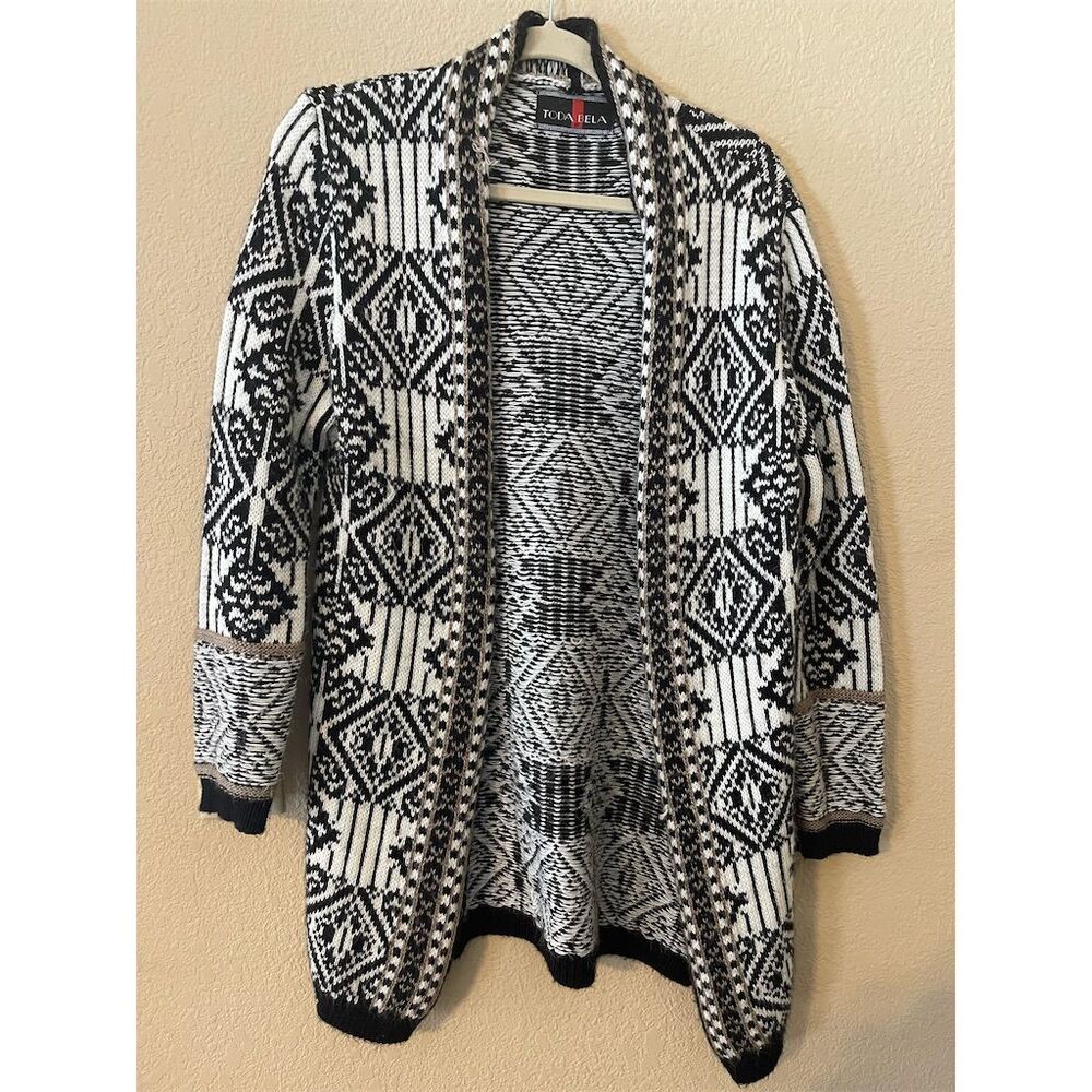Women's Black & White Aztec Knit Toda Bella Cardigan Sweater Size M